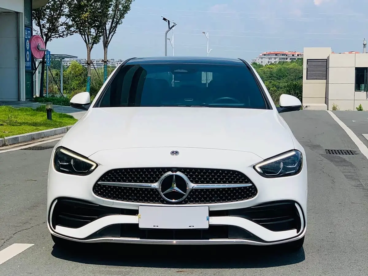 Mercedes-Benz C-Class 2024 — Photo 2/20