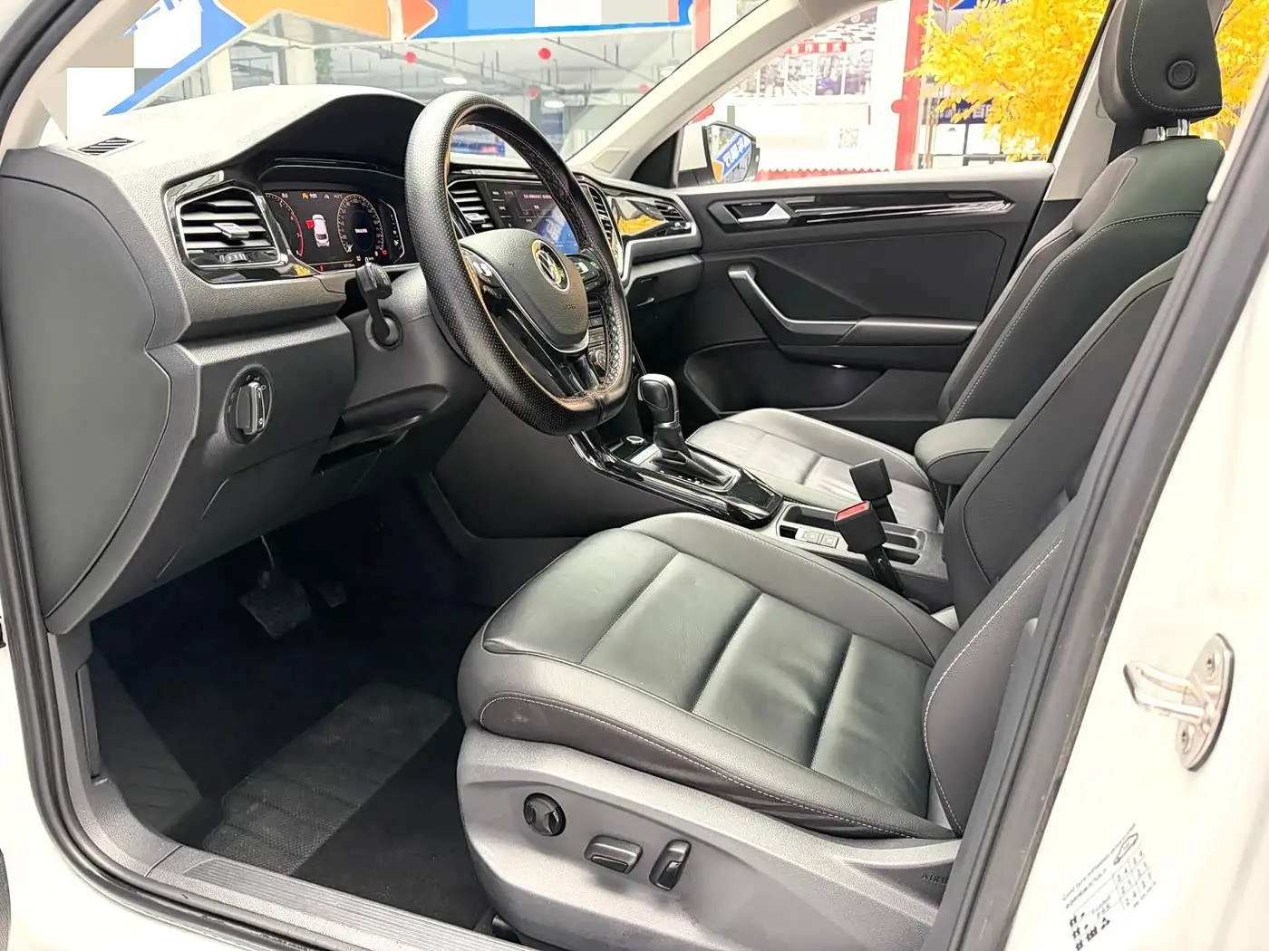 Volkswagen T-ROC 2022 — Photo 7/19