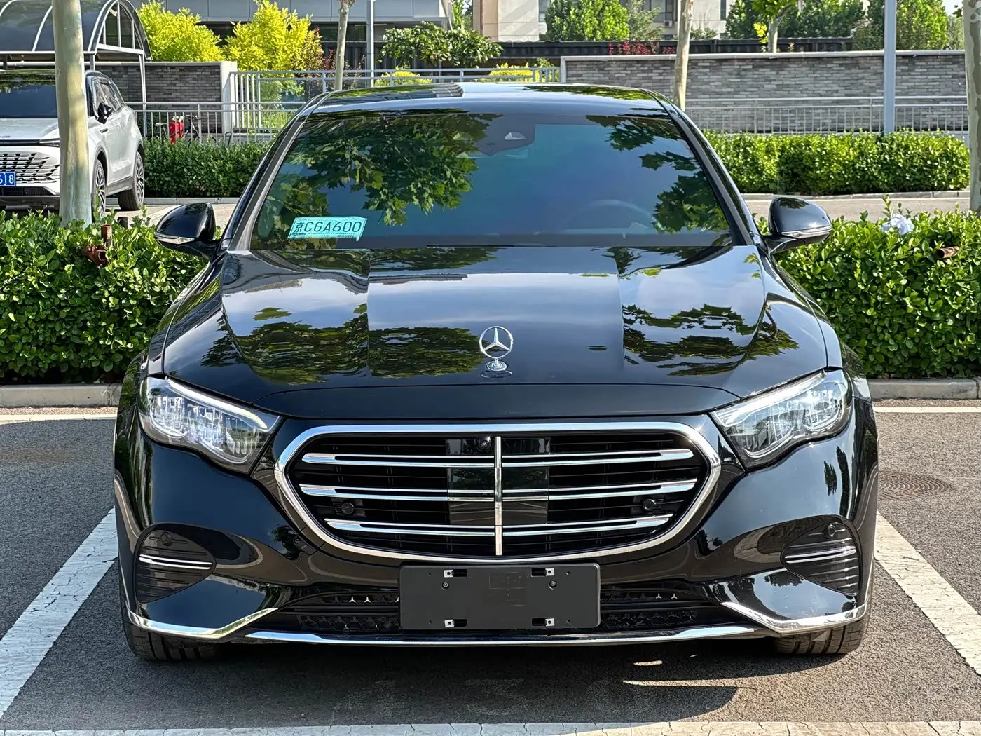 Mercedes-Benz E-Class 2024 — Photo 2/11