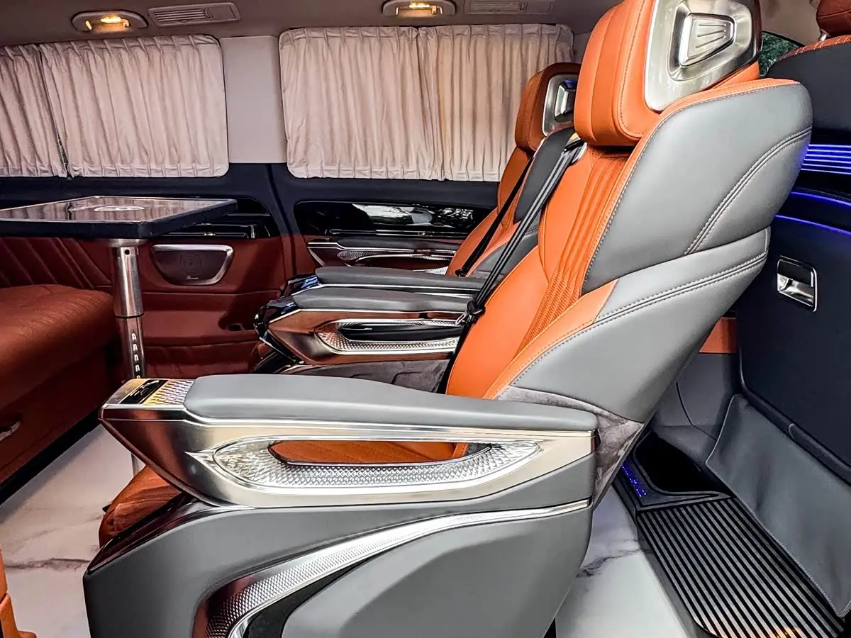 Mercedes-Benz Vito 2025 — Photo 18/20