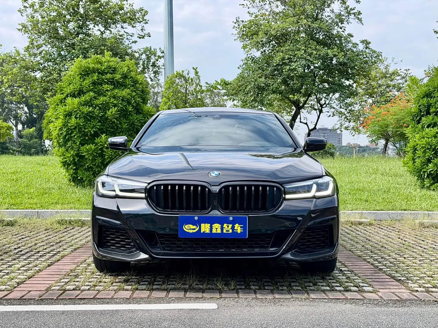 BMW 5 Series 2023 — Photo 2/20