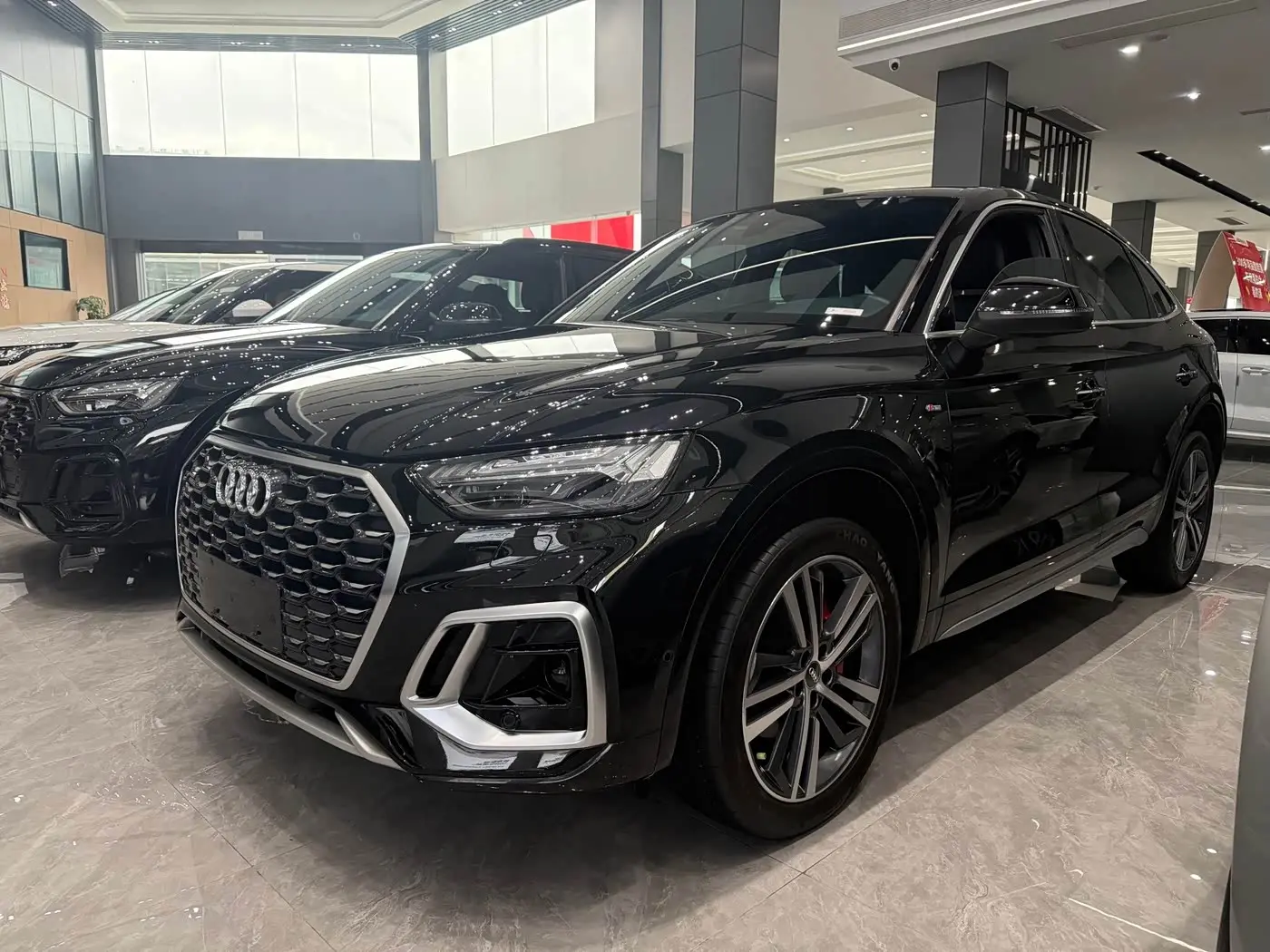 Audi Q5L Sportback 2021 — Photo 1/10