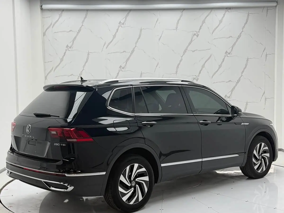 Volkswagen Tiguan L 2023 — Фото 5/14