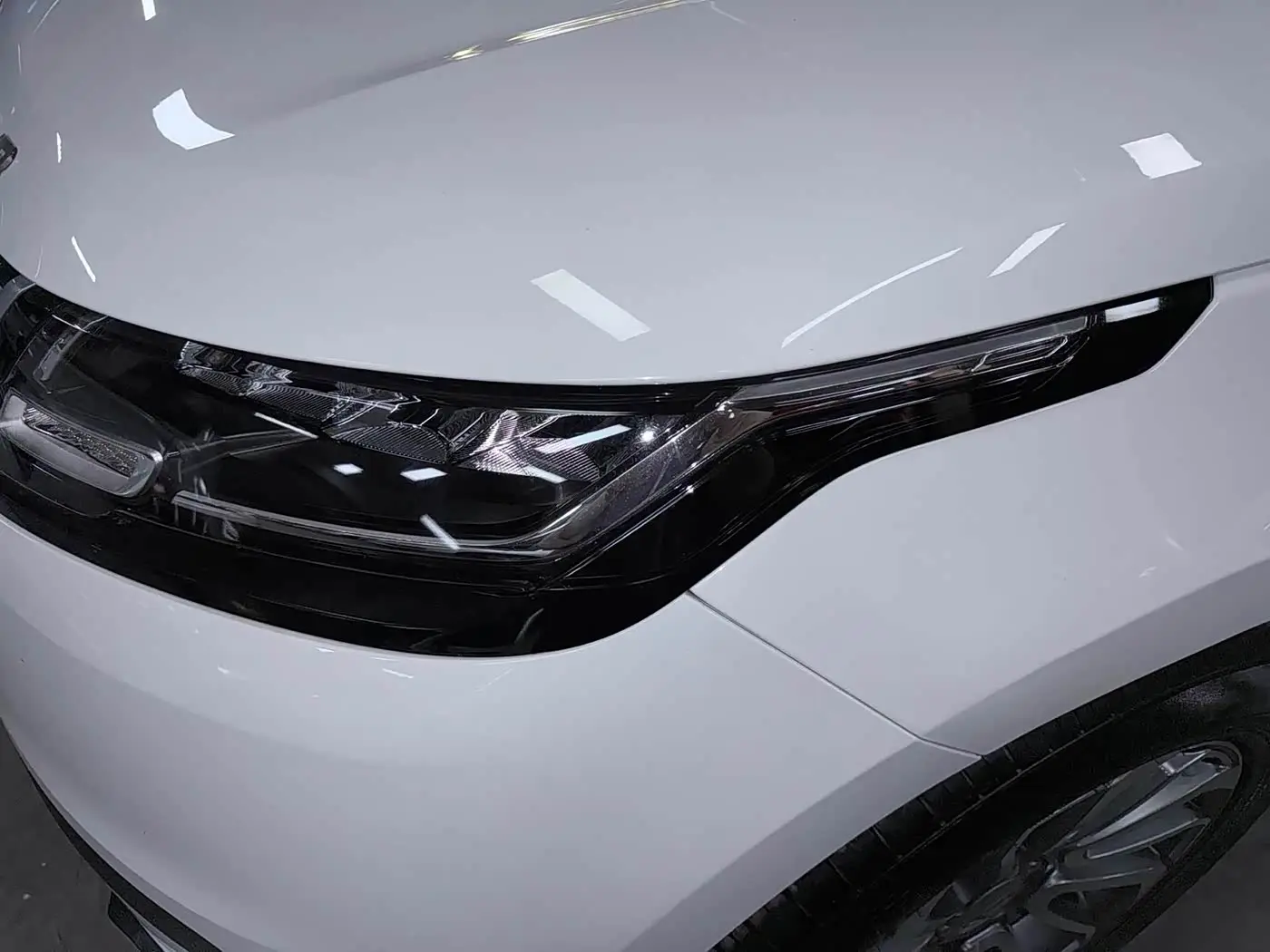 Land Rover Range Rover Velar 2020 — Photo 6/18