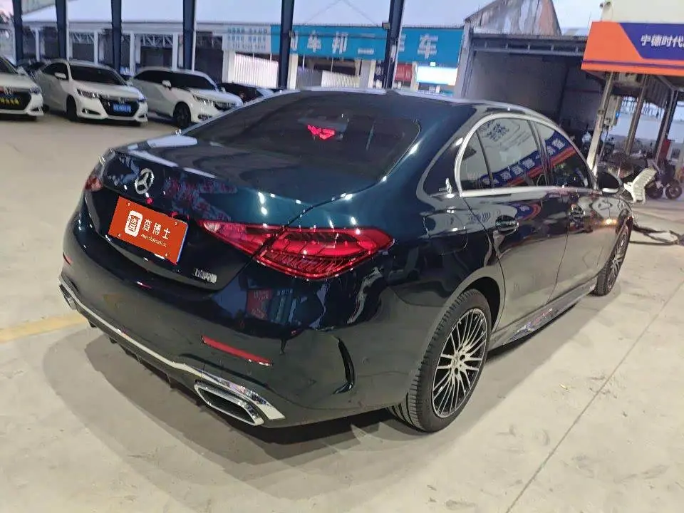 Mercedes-Benz C-Class 2024 — Photo 2/9