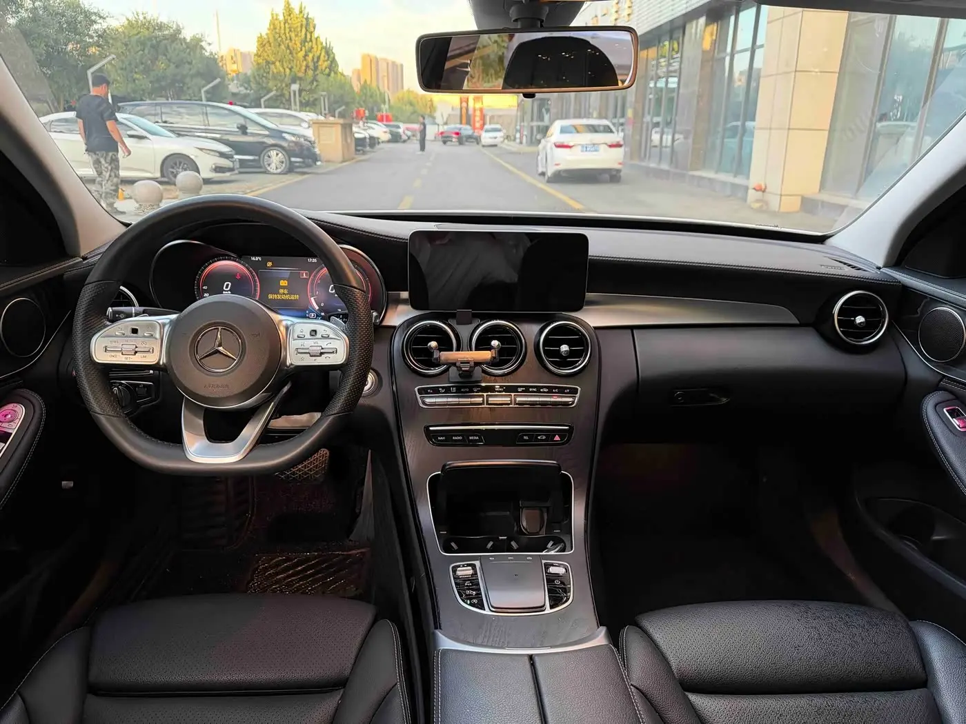 Mercedes-Benz C-Class 2020 — Photo 8/9