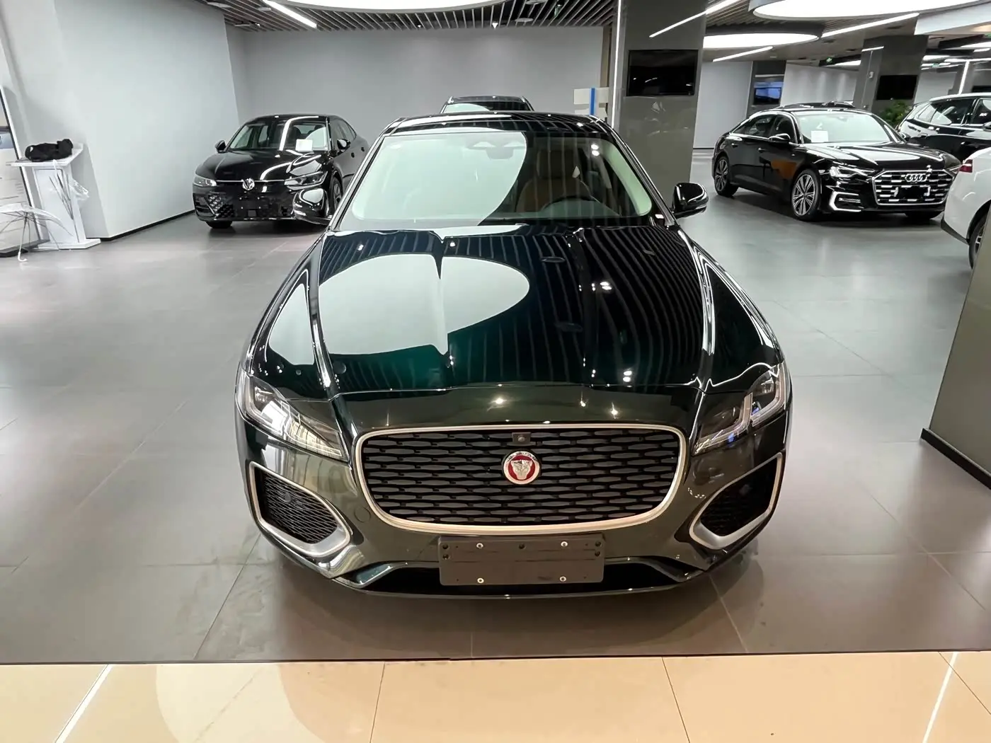 Jaguar XFL 2026 — Photo 2/16