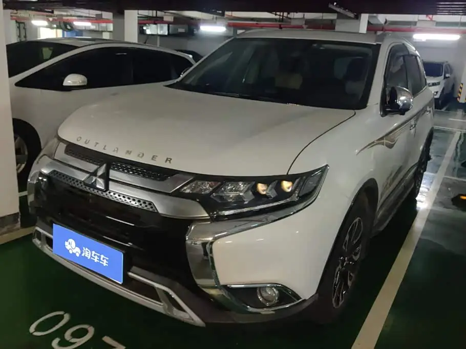 Mitsubishi Outlander, 2020