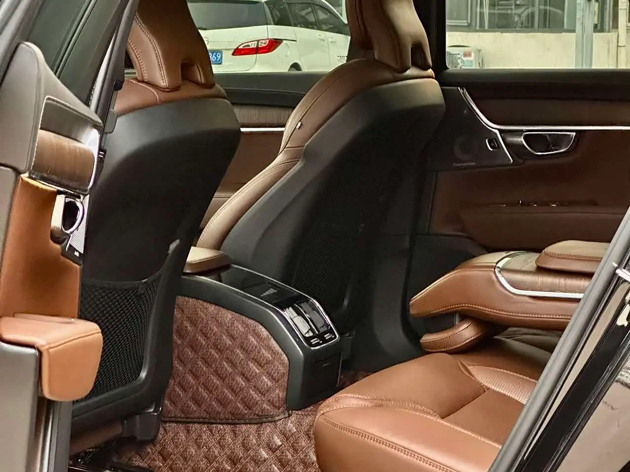 Volvo S90 2023 — Photo 6/9