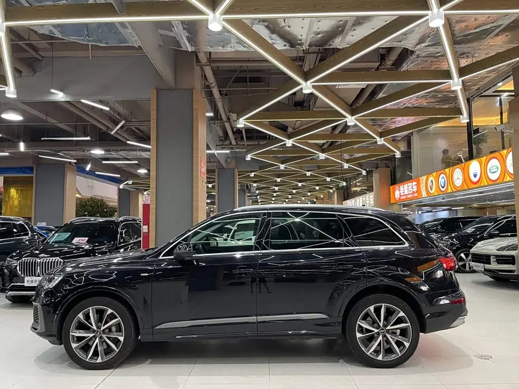 Audi Q7 2021 — Фото 13/15