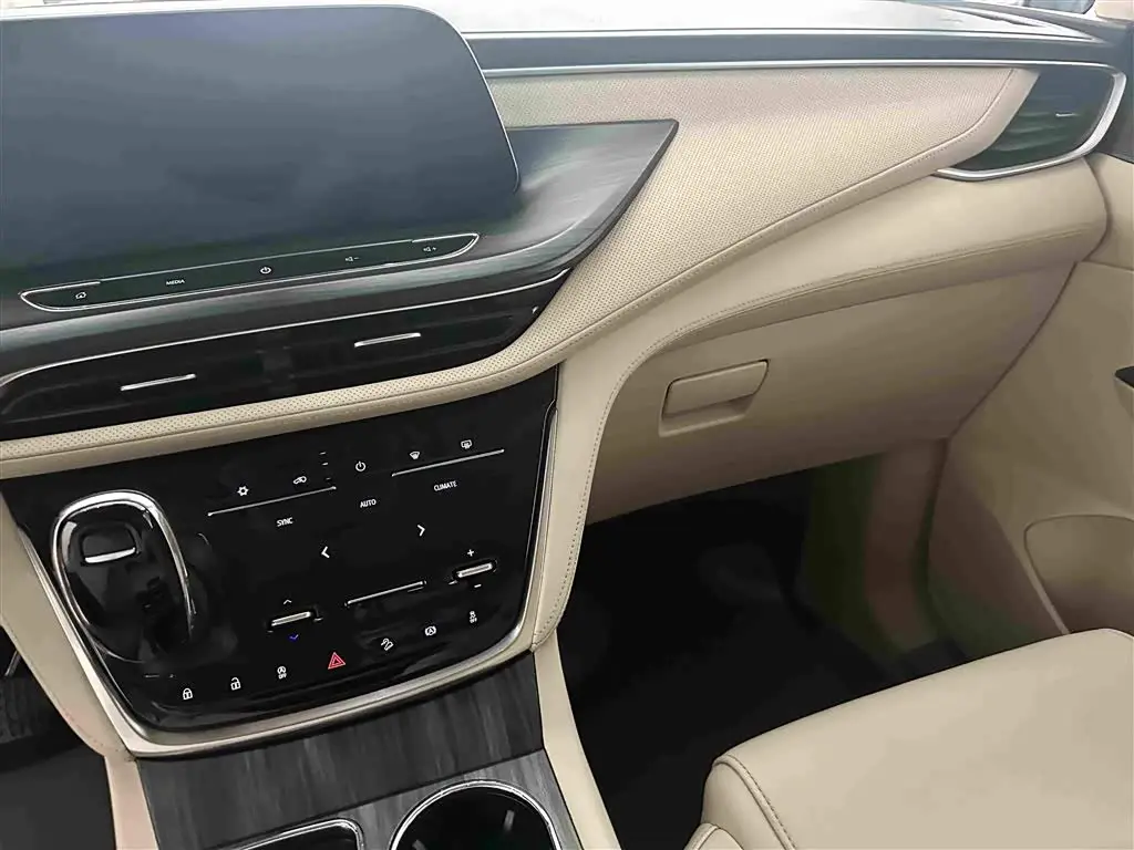 Buick GL8 2022 — Photo 10/20