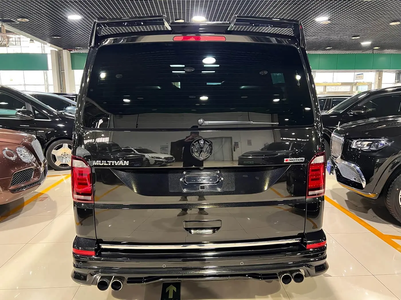Volkswagen Multivan 2019 — Photo 17/20