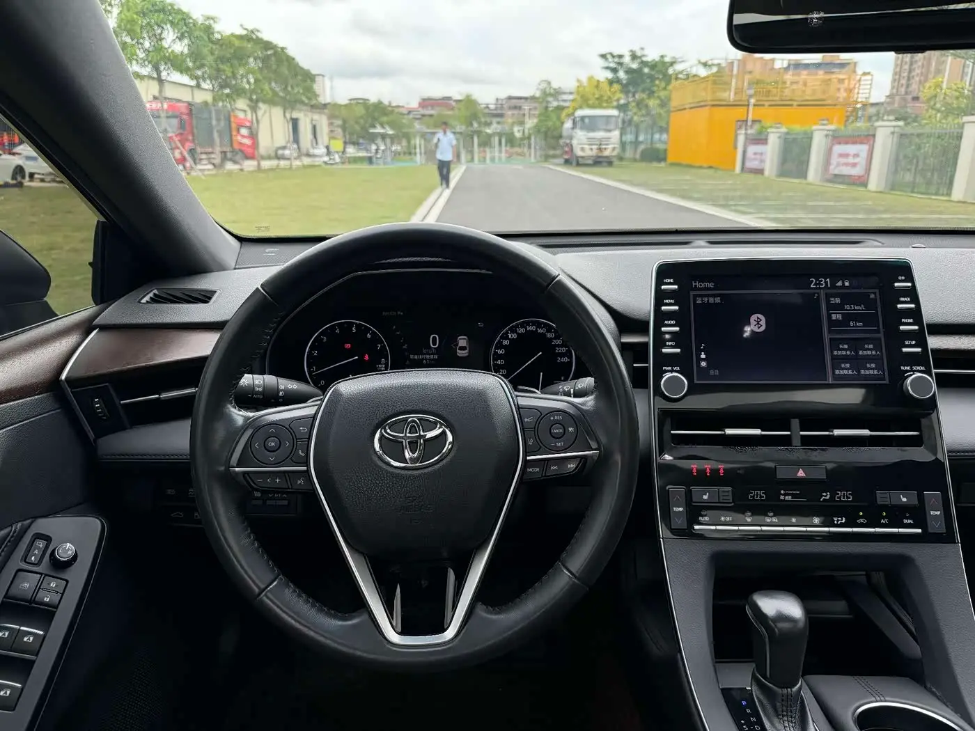 Toyota Avalon 2019 — Фото 11/20