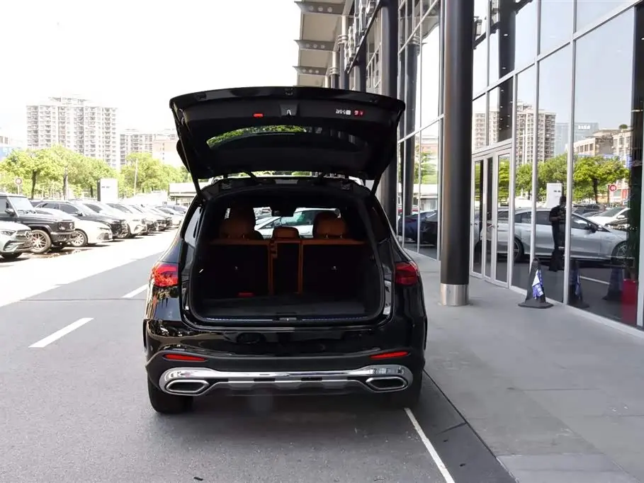 Mercedes-Benz GLC 2026 — Photo 7/20