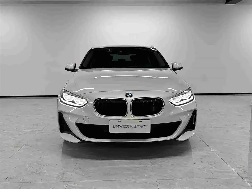 BMW 1 Series 2023 — Фото 2/18