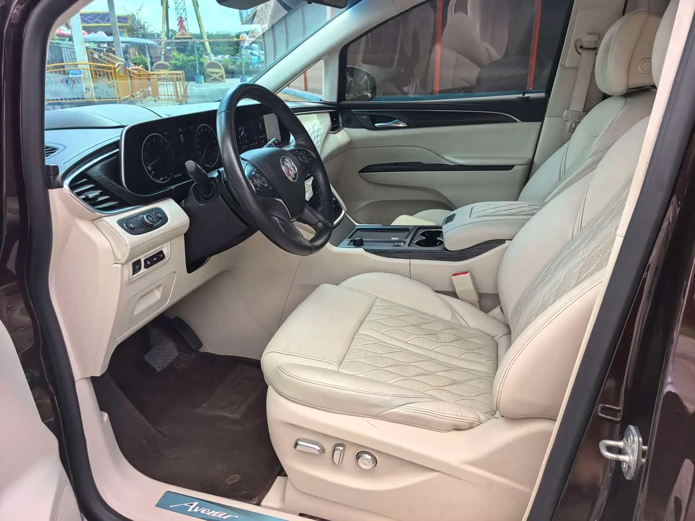 Buick GL8 2020 — Photo 8/20