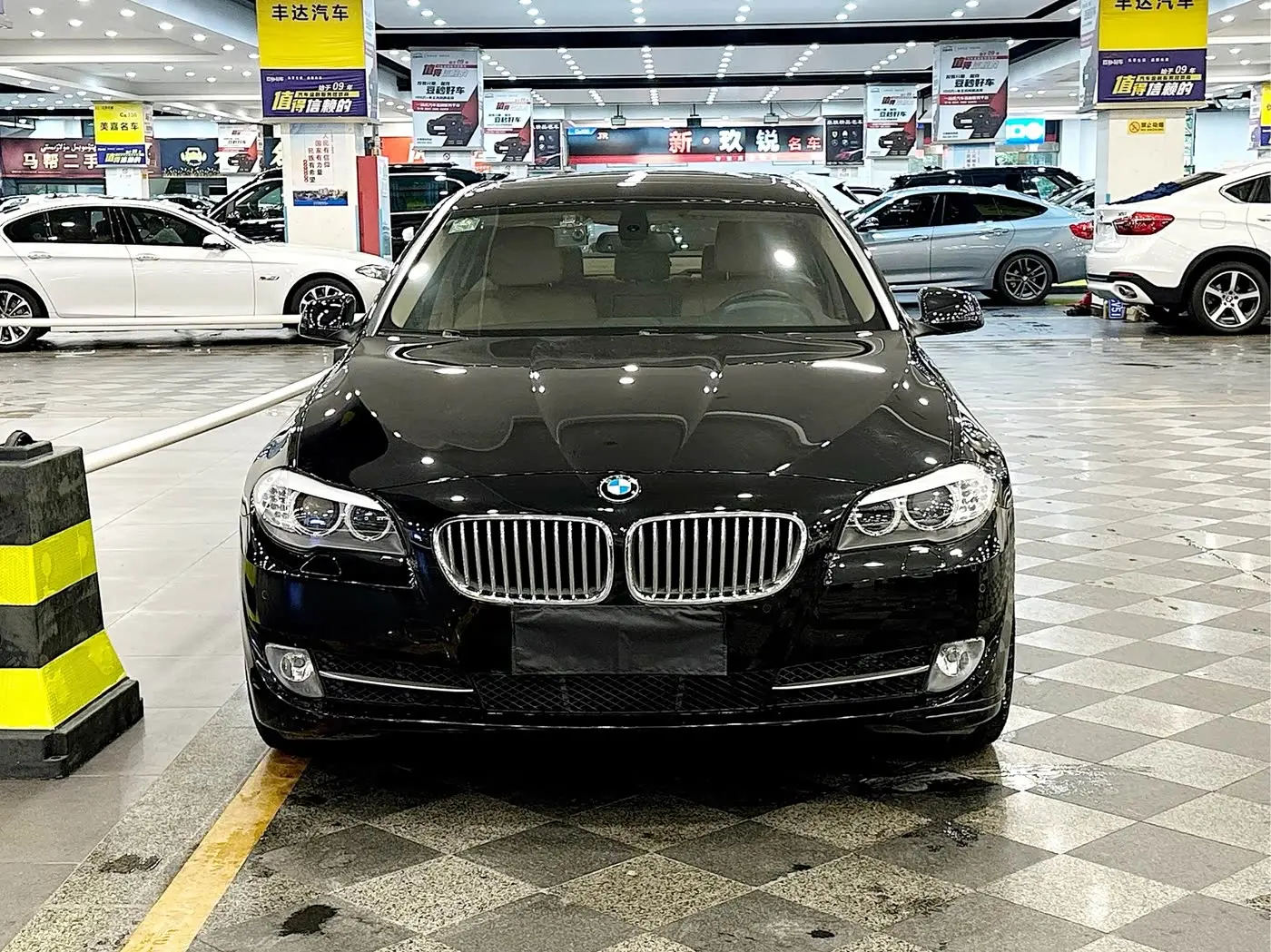 BMW 5 Series 2012 — Photo 2/13