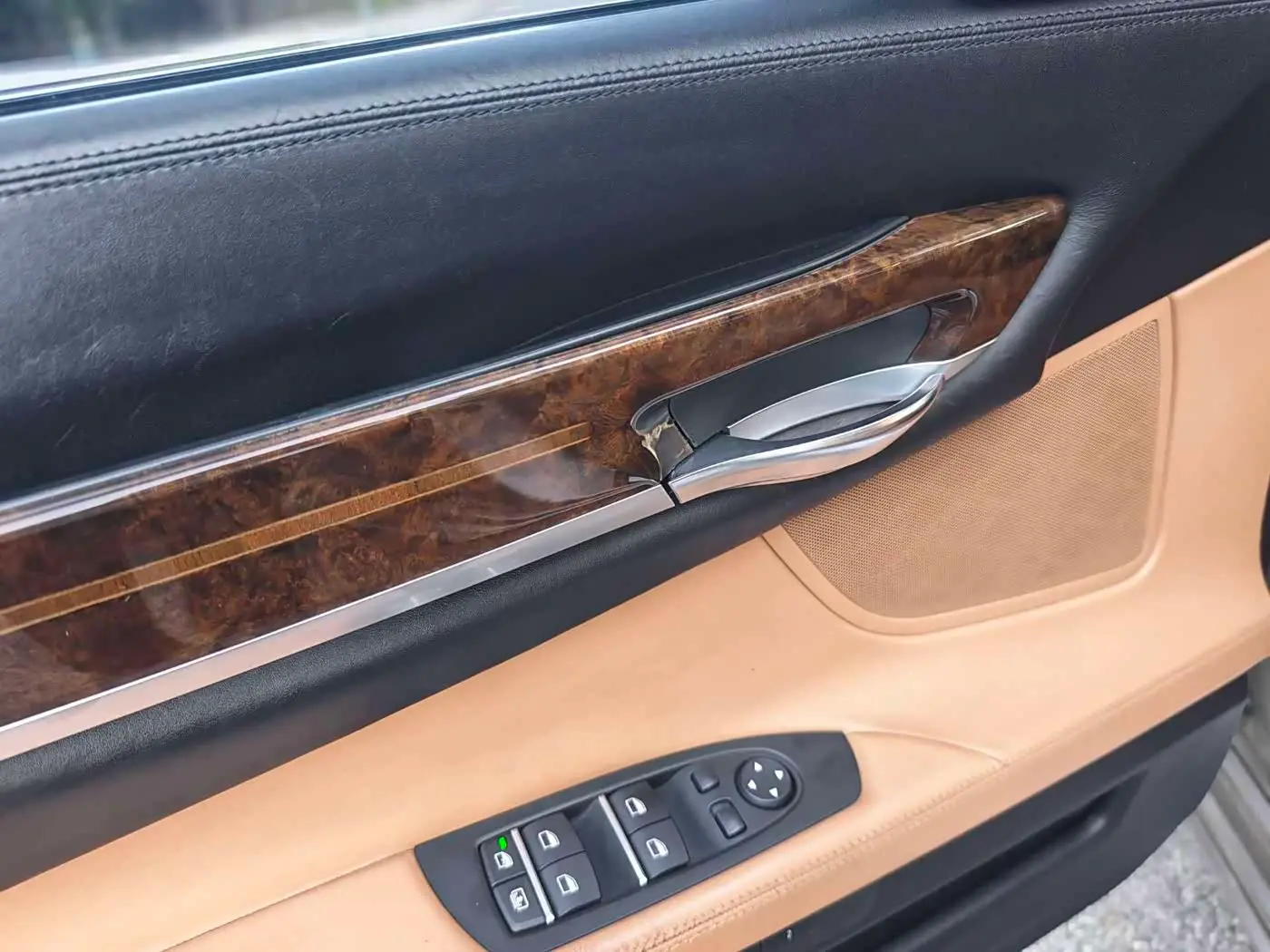 BMW 7 Series 2012 — Photo 10/20