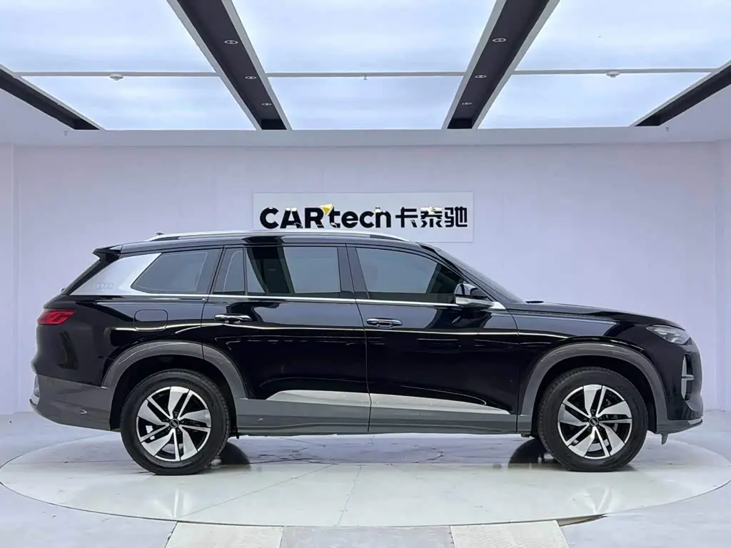 Audi Q6 2024 — Photo 6/20