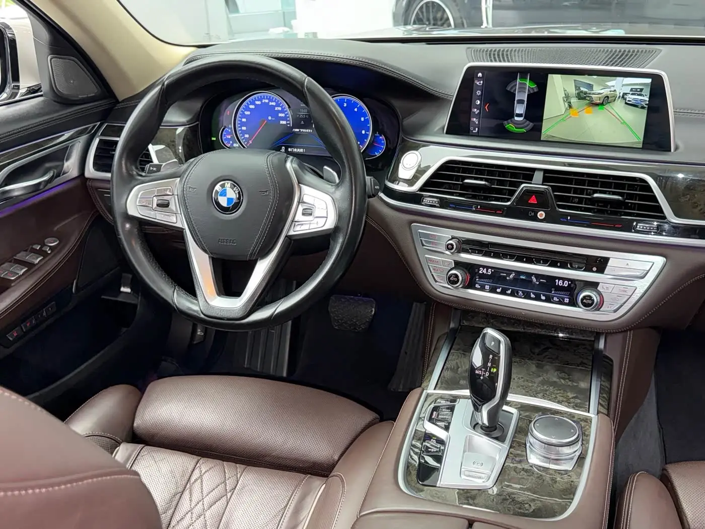 BMW 7 Series 2017 — Фото 6/14
