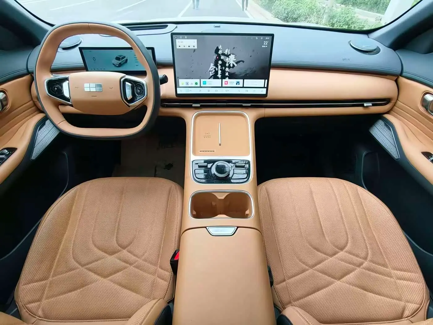 Geely Galaxy Galaxy Starship 7 EM-i 2025 — Photo 6/9