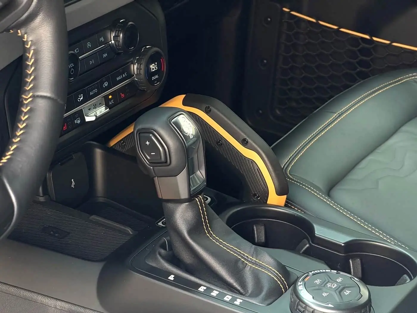 Ford Bronco 2024 — Photo 7/9