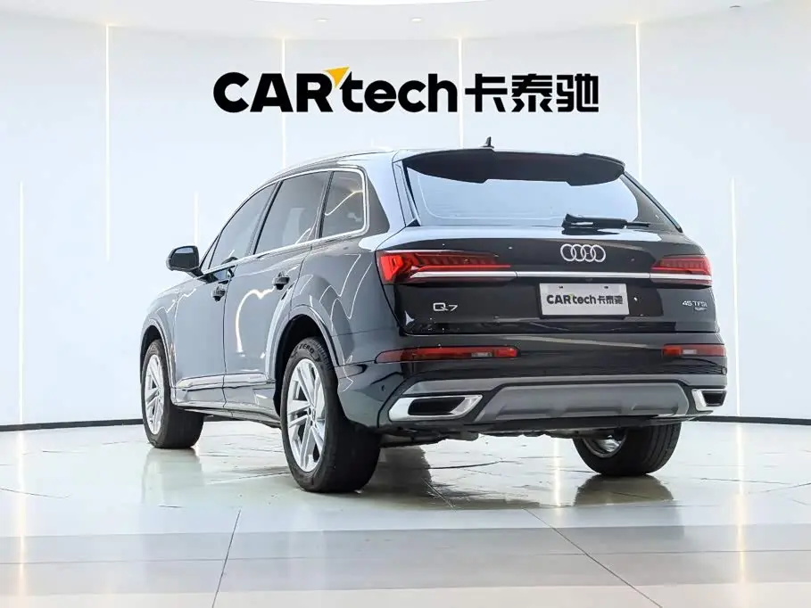 Audi Q7 2023 — Photo 8/20