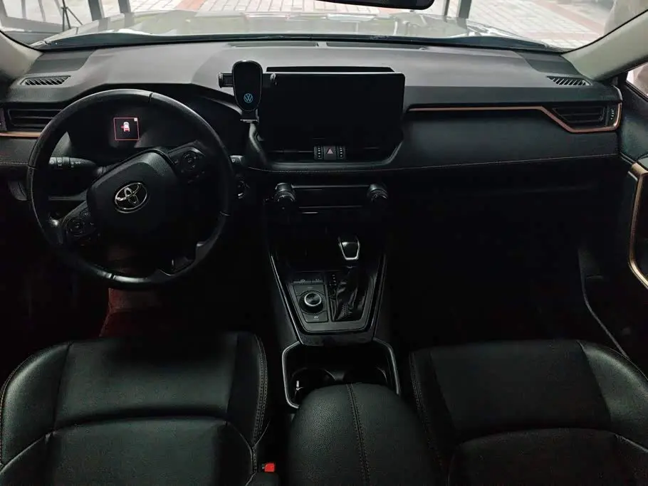 Toyota Wildlander 2024 — Photo 12/16