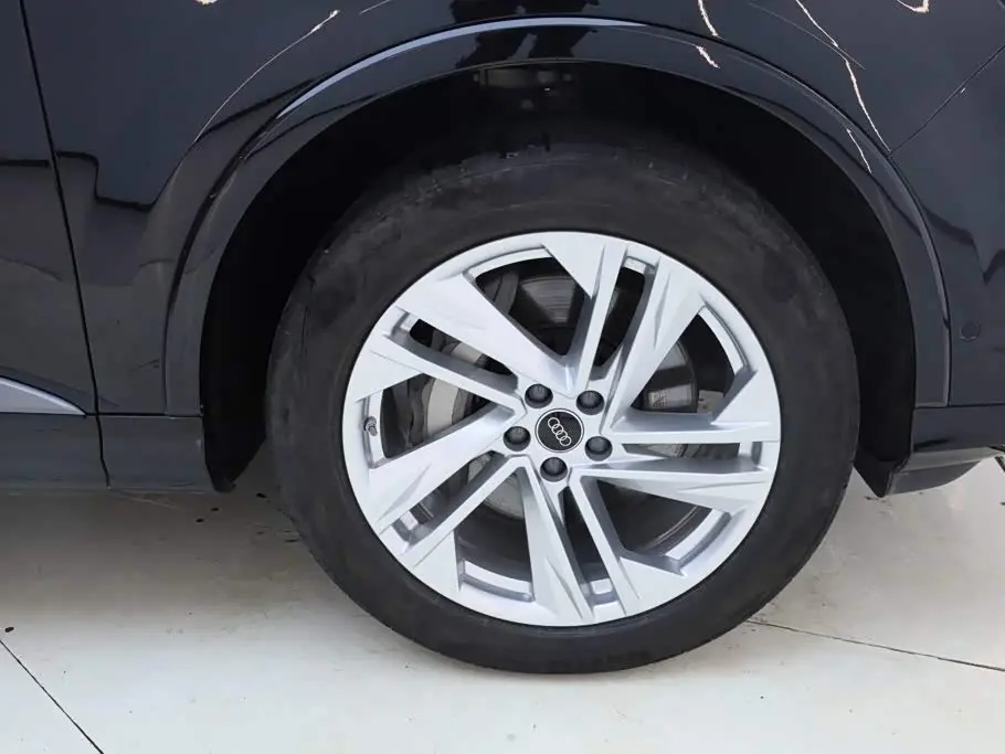 Audi Q7 2023 — Photo 13/20