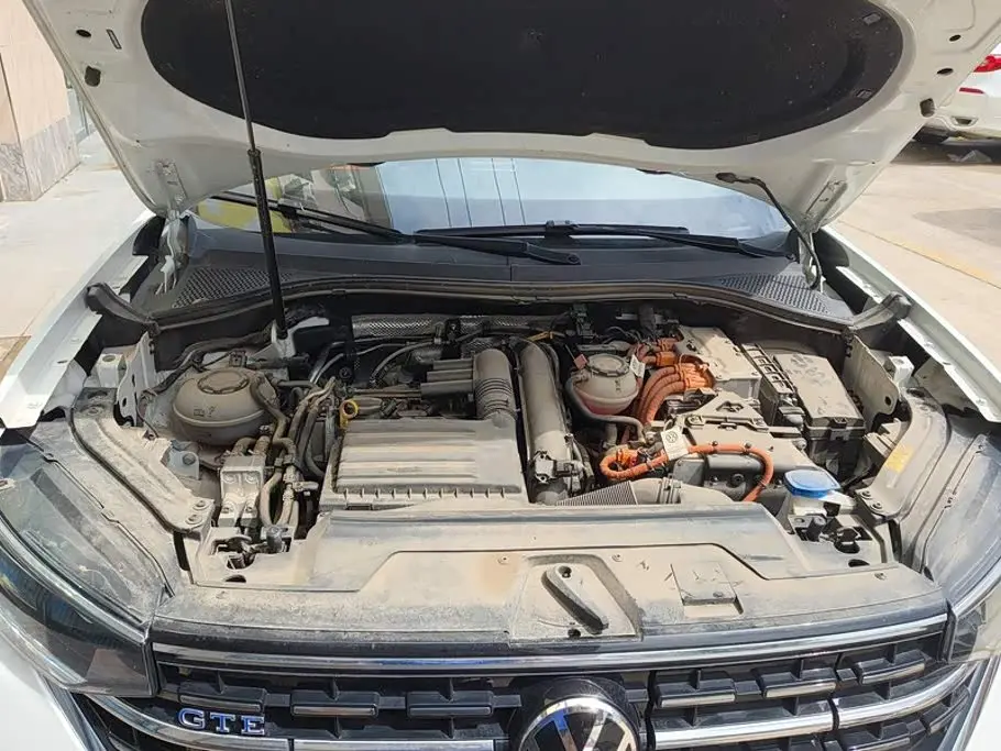 Volkswagen Tayron GTE Plug-in Hybrid 2023 — Photo 10/16