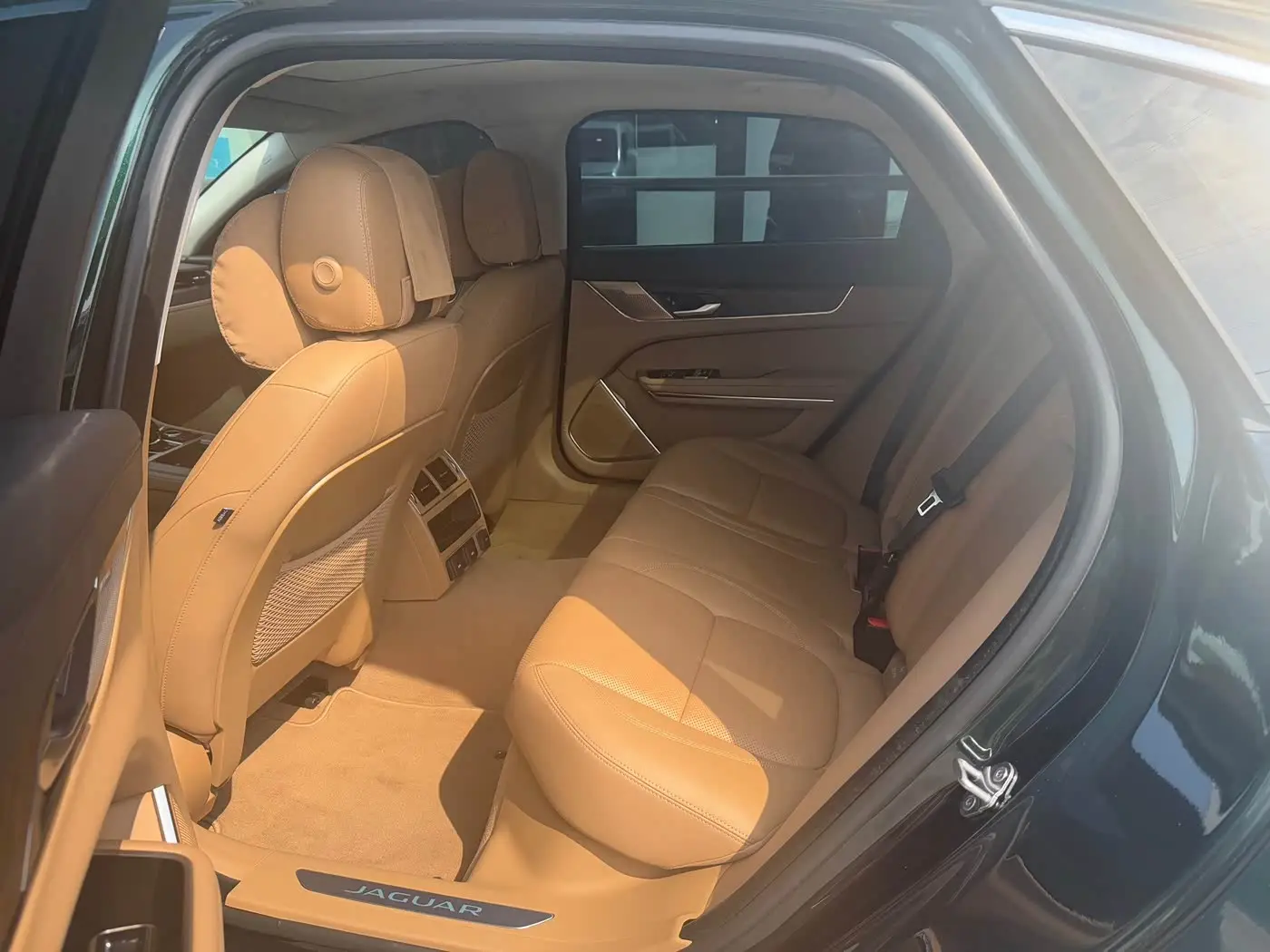Jaguar XFL 2025 — Photo 12/20