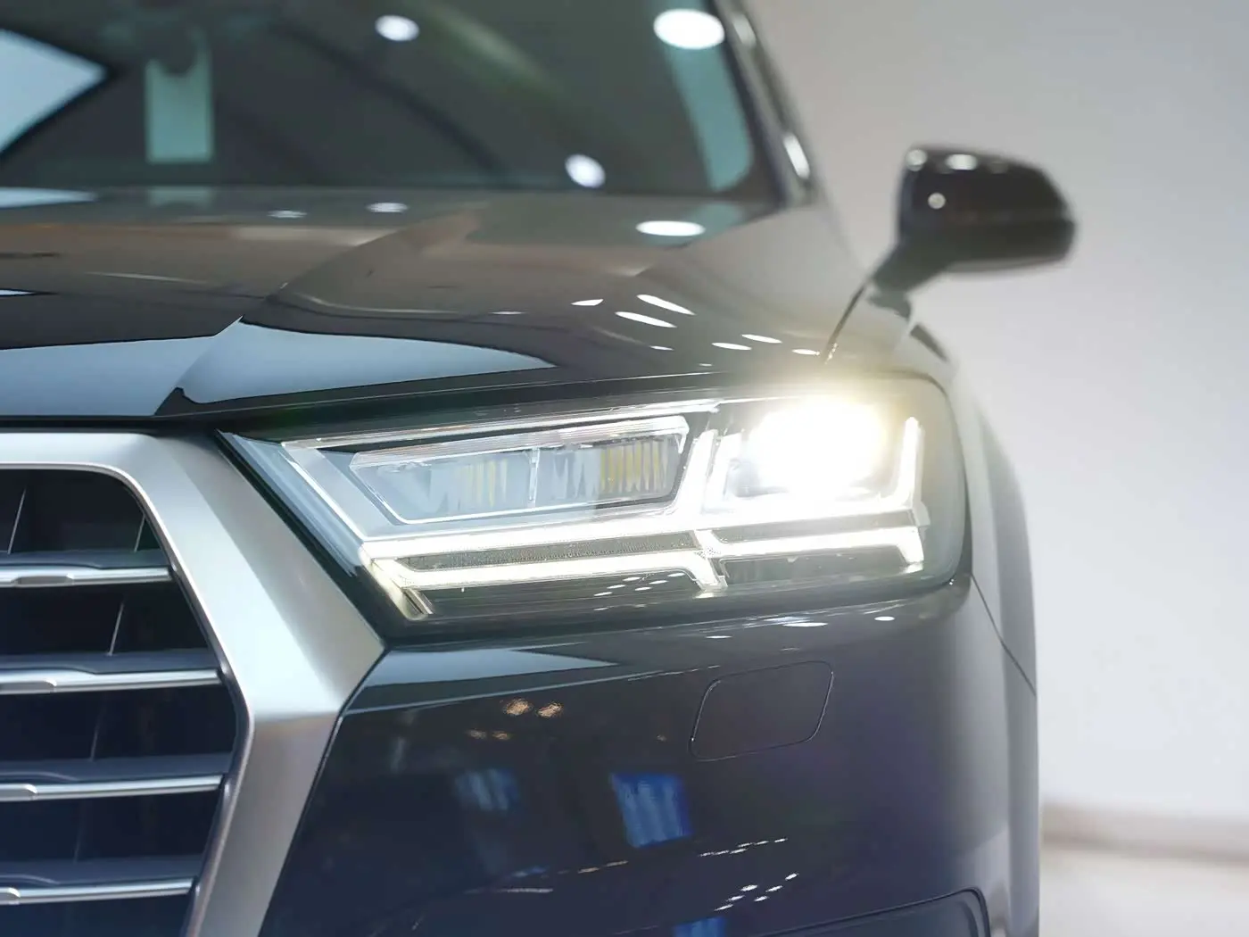 Audi Q7 2019 — Photo 8/20