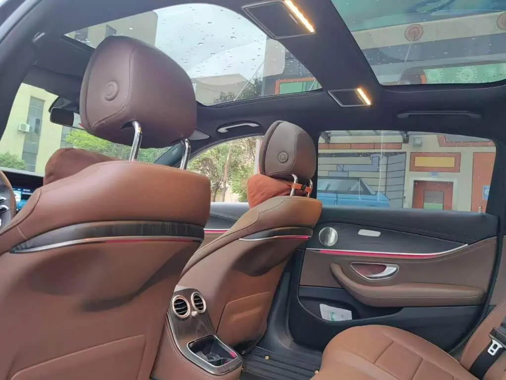 Mercedes-Benz E-Class 2022 — Photo 8/19