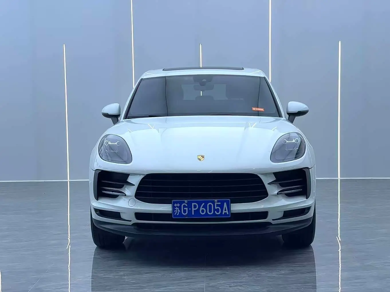 Porsche Macan 2019 — Photo 2/15