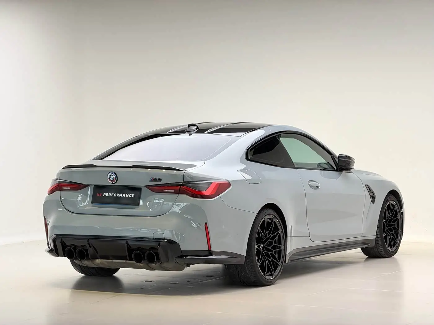 BMW M4 2023 — Photo 9/11