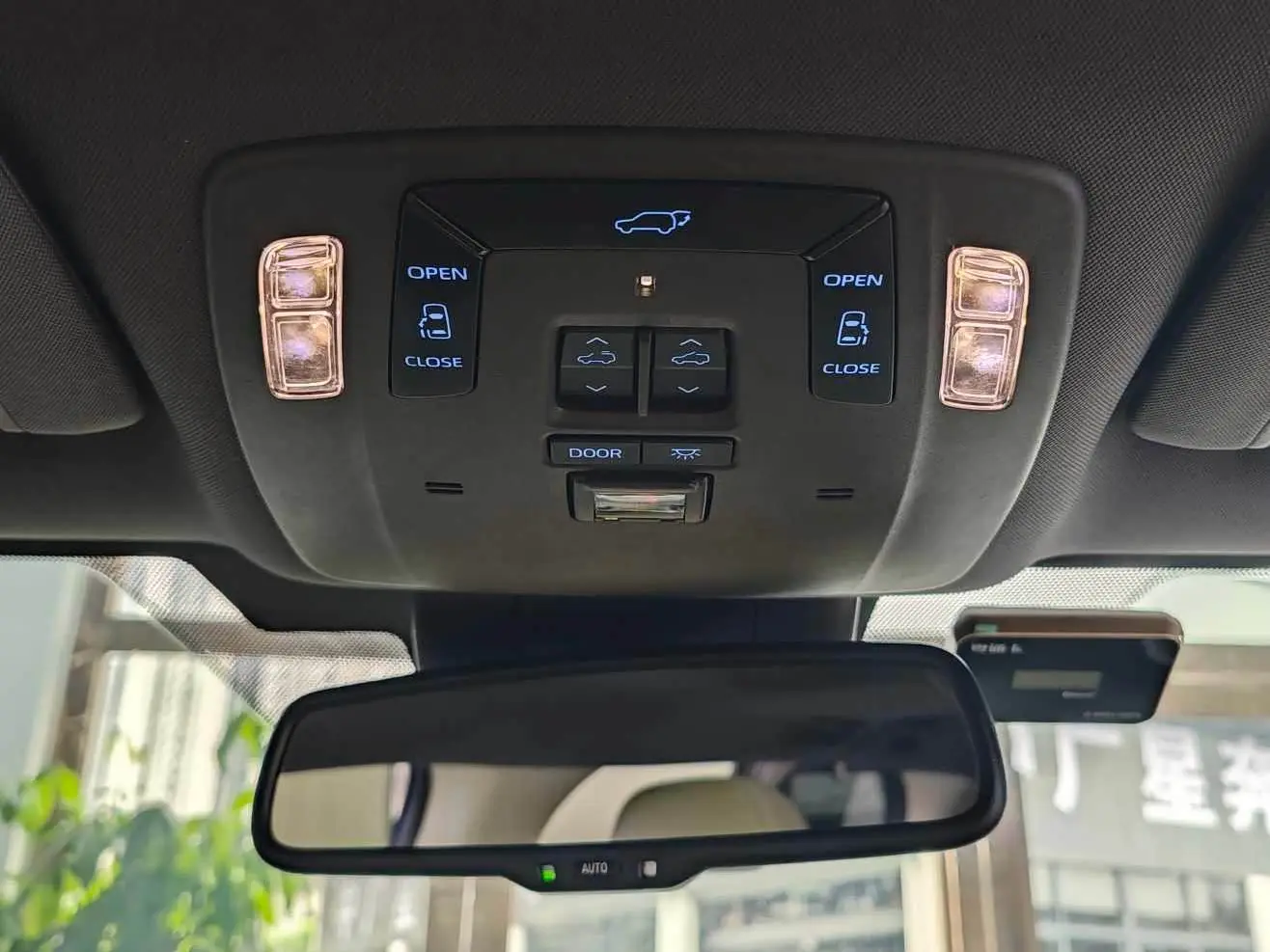 Toyota Sienna 2023 — Photo 17/20