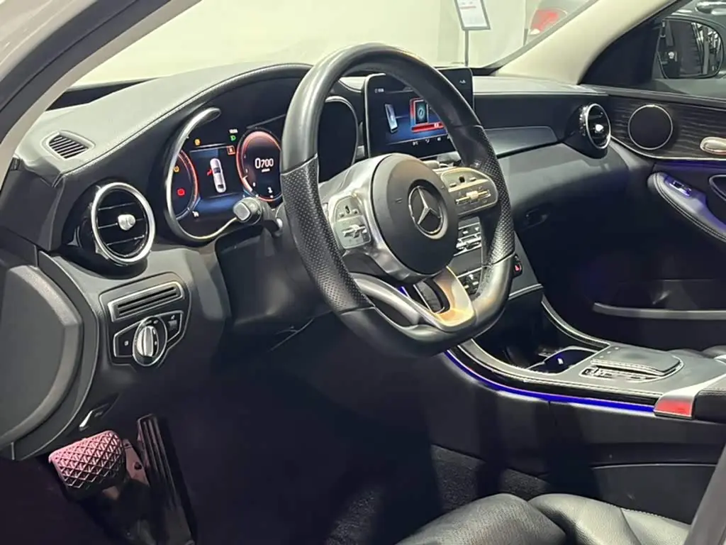 Mercedes-Benz C-Class 2020 — Şəkil 19/20