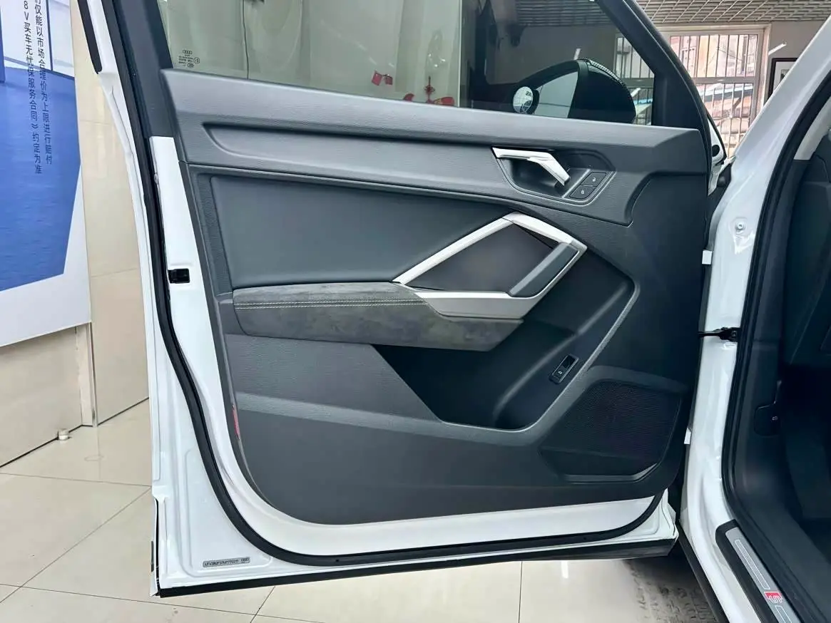 Audi Q3 2022 — Şəkil 18/20