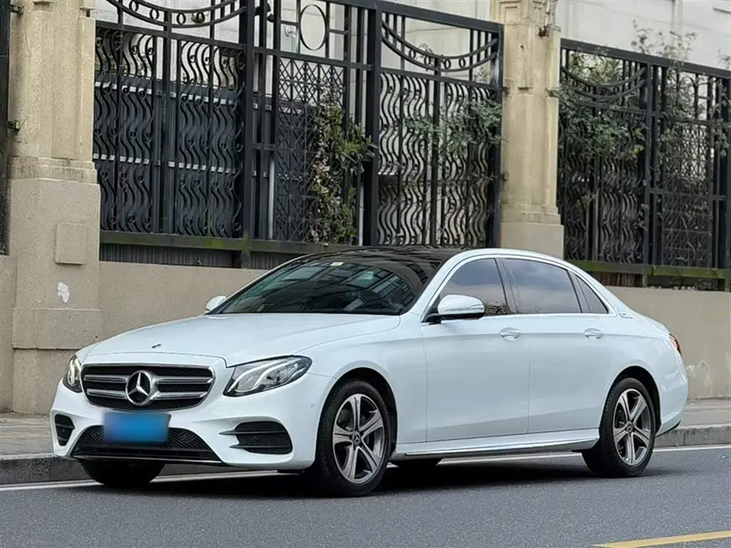 Mercedes-Benz E-Class 2019 — Фото 2/20