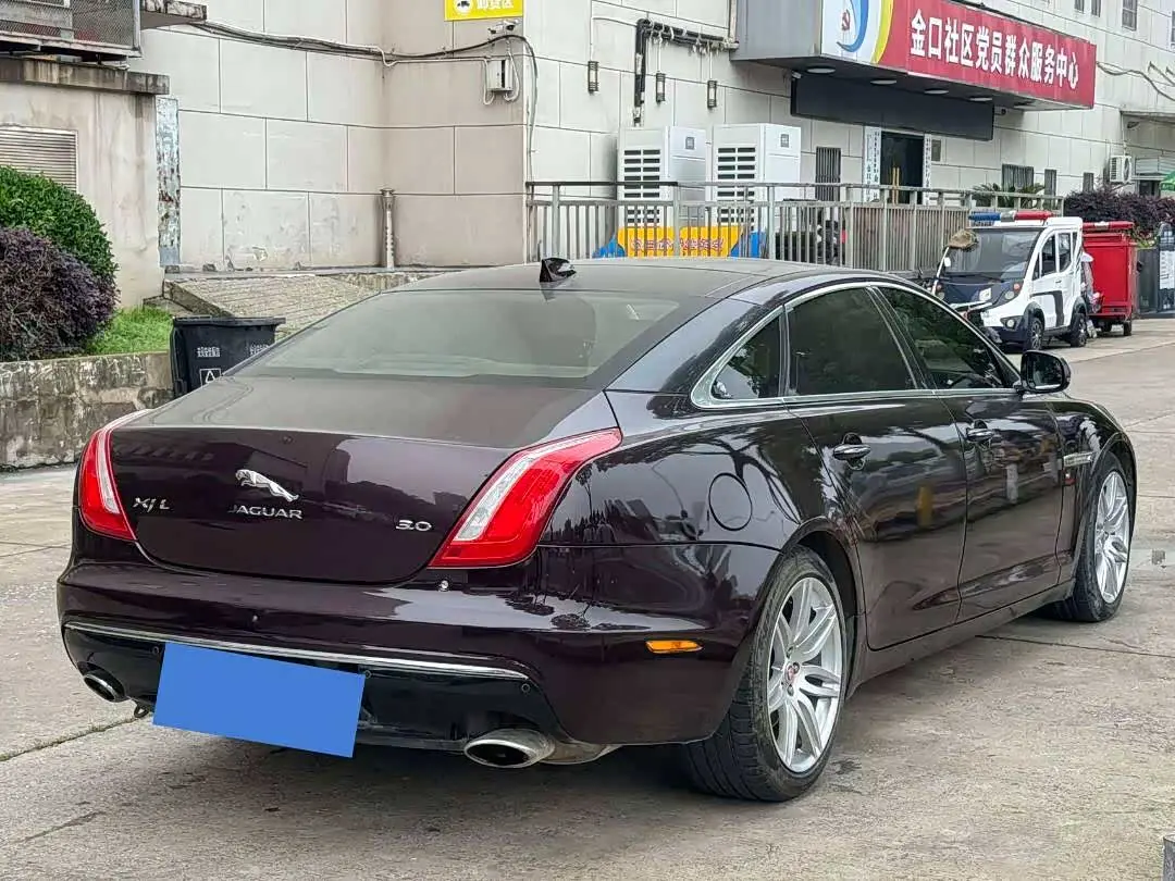 Jaguar XJ 2018 — Photo 14/16
