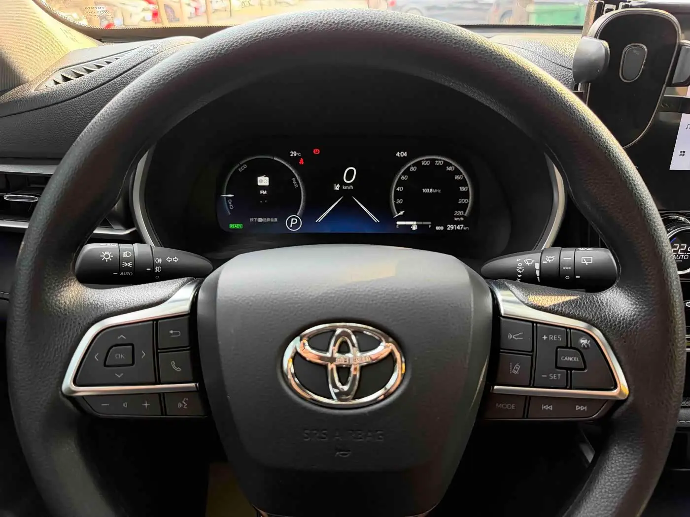 Toyota Highlander 2024 — Photo 10/15