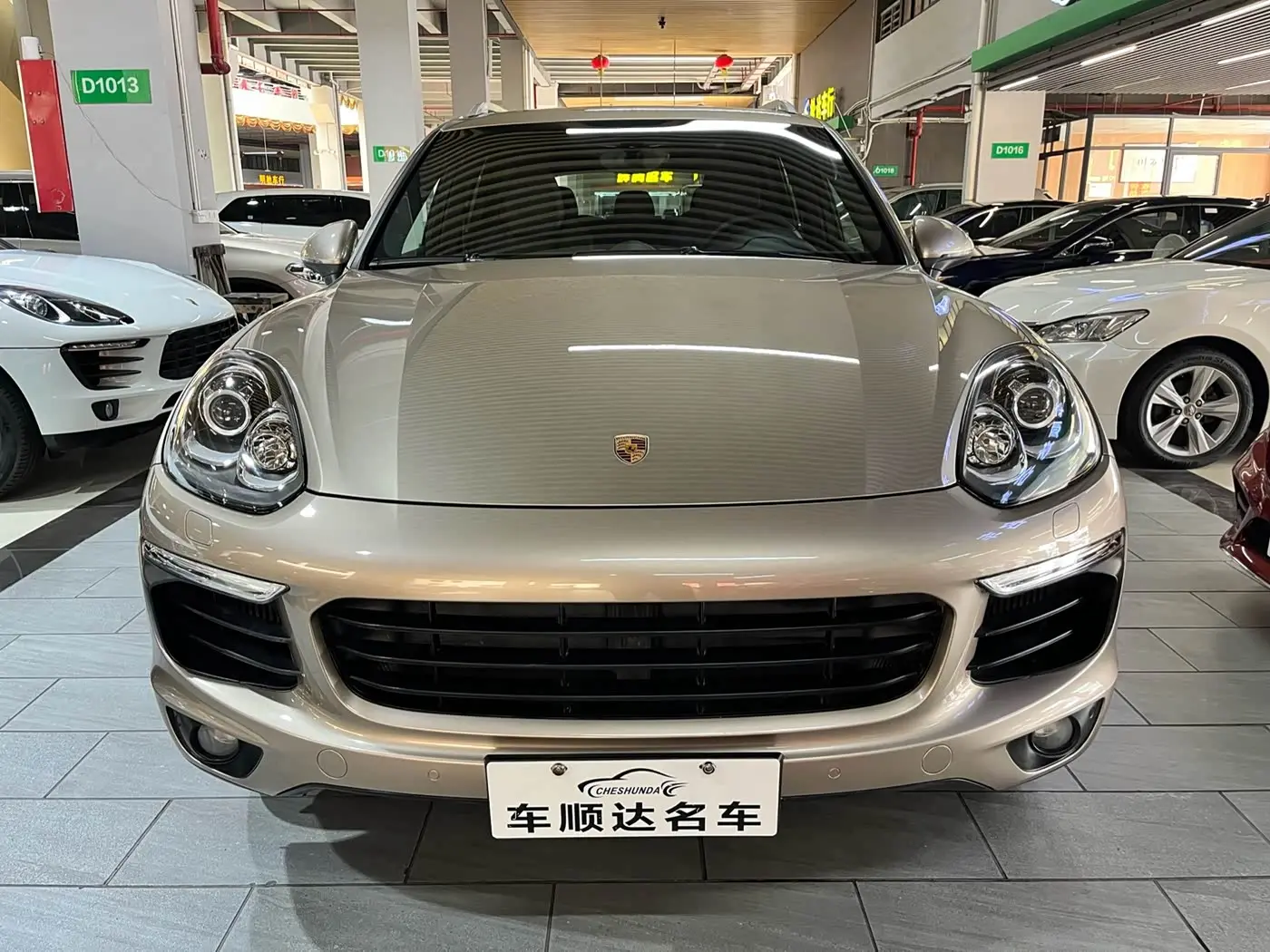 Porsche Cayenne 2017 — Фото 3/17