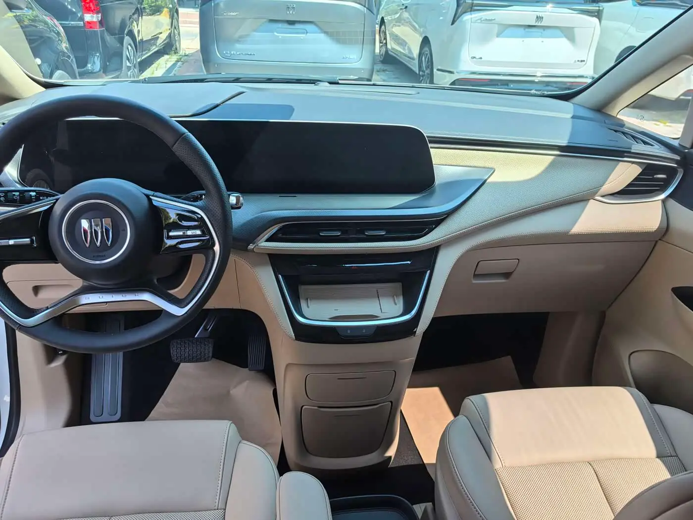 Buick GL8 New Energy 2025 — Photo 6/8