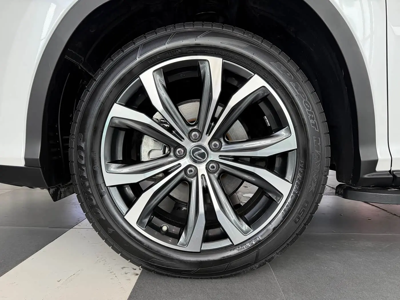 Lexus RX 2021 — Şəkil 17/17