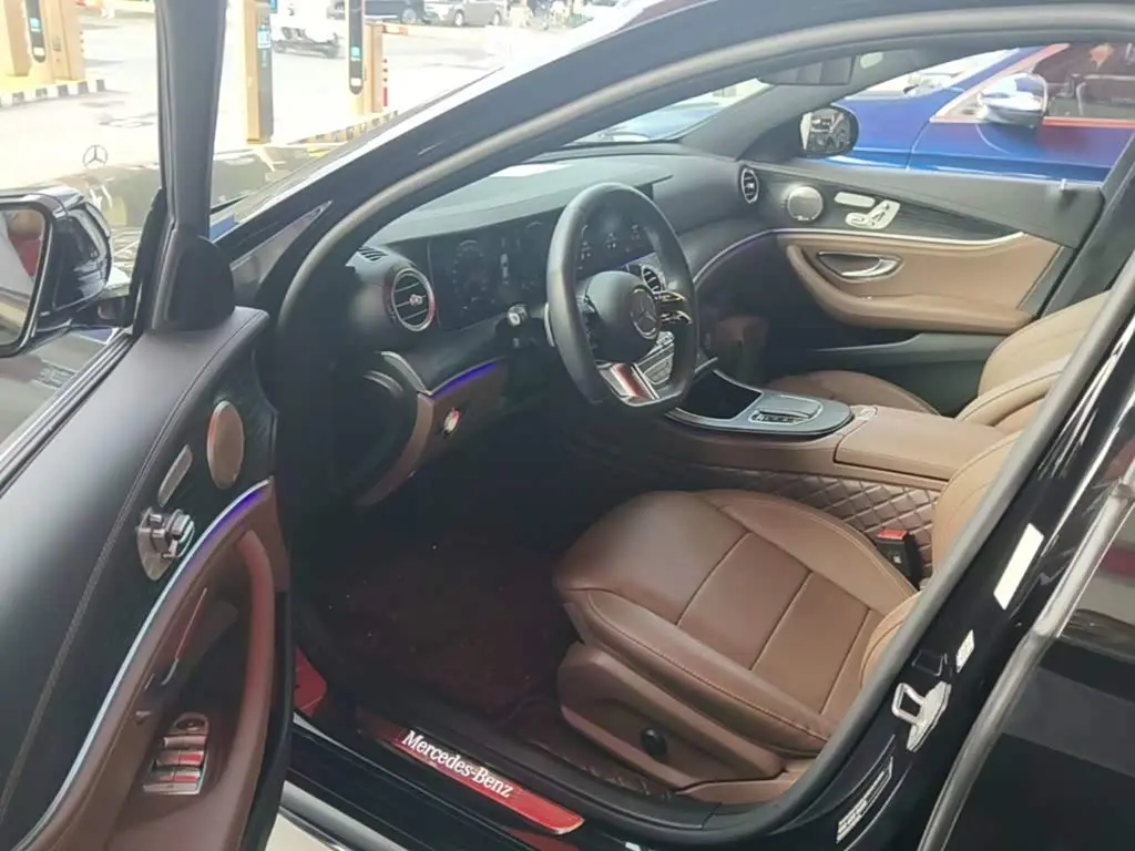 Mercedes-Benz E-Class 2023 — Photo 16/20