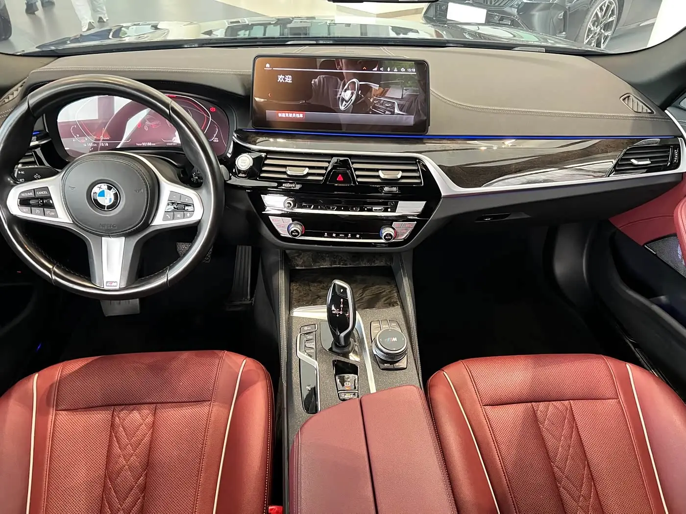 BMW 5 Series 2021 — Photo 7/11