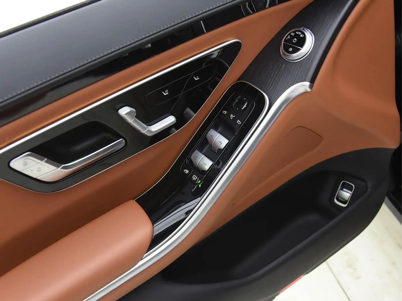 Mercedes-Benz S-Class 2021 — Photo 9/20