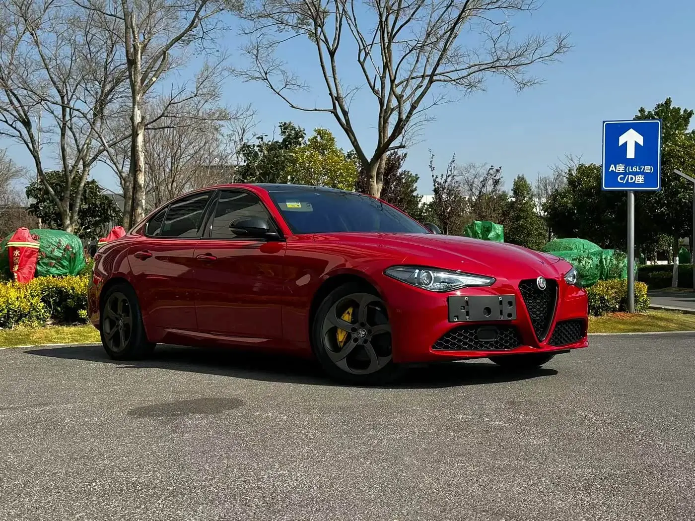 Alfa Romeo Giulia 2020 — Фото 3/16