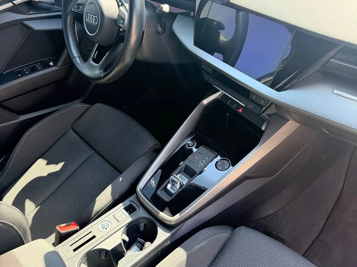 Audi A3 2022 — Photo 16/18