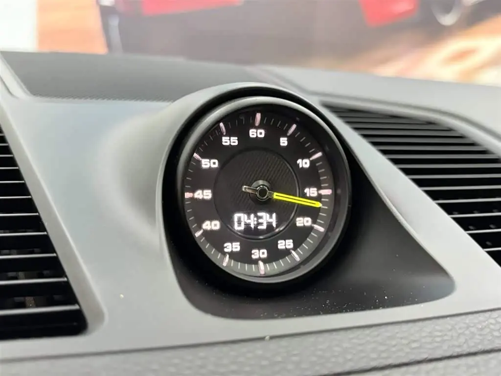 Porsche Cayenne New Energy 2021 — Photo 11/15
